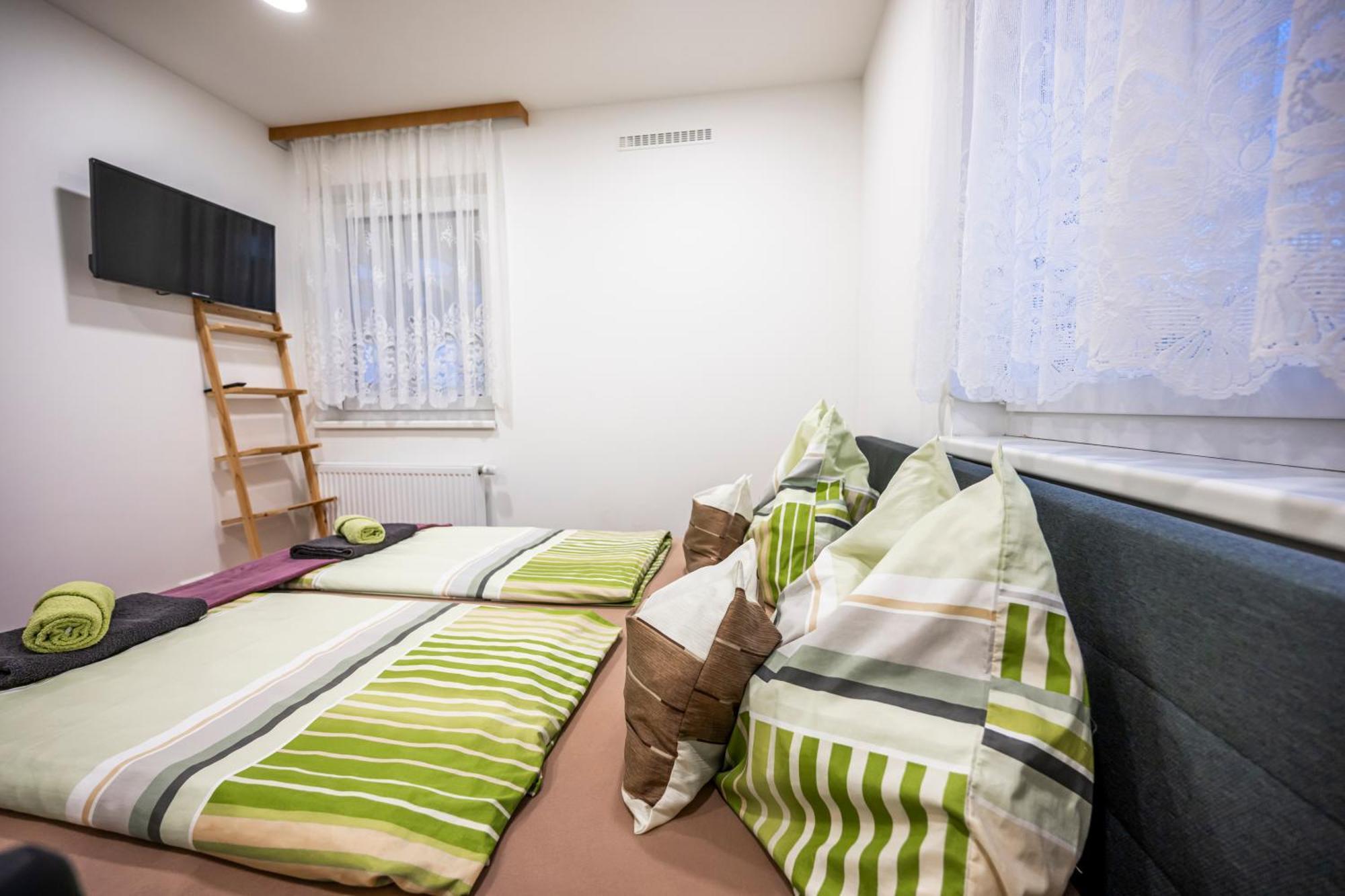 Die Schlafstube - Bed & Breakfast ツェルトベク エクステリア 写真